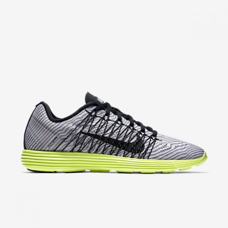 Nike Lunaracer+ 3 Sneakers