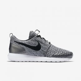 NIKE ROSHE NM FLYKNIT SE SNEAKERS