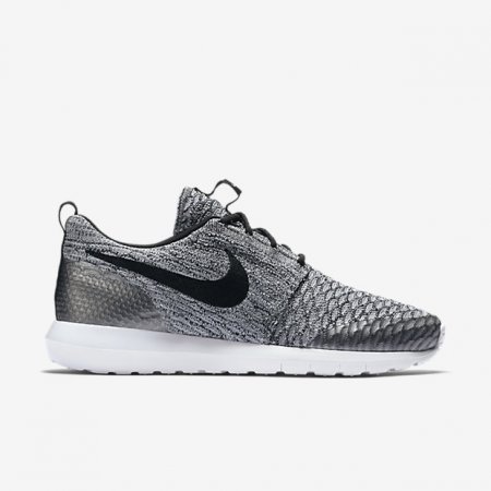 NIKE ROSHE NM FLYKNIT SE SNEAKERS
