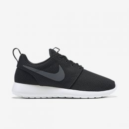 Nike Roshe One Shoes Black