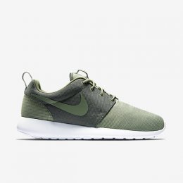 Nike Roshe One Sneakers