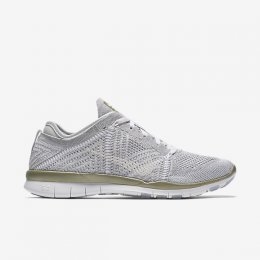 NIKE FREE TR 5 FLYKNIT METALLIC Pure Platinum/Metallic Gold Star/White