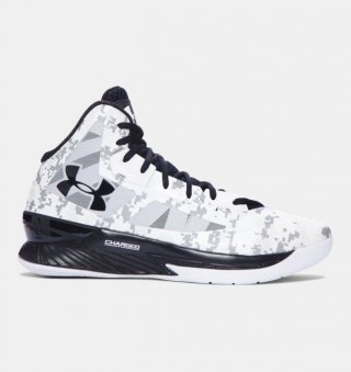 Garrido Fogos junior Daniel , a verified buyer, review Under Armour Lightning 3 Sneakers (ID15). Pros, cons, and real-world use—find out if it fits your needs.