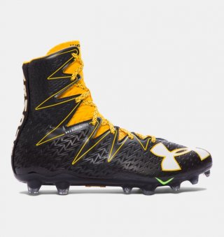 Unleash your potential on the football field with the Under Armour Highlight MC, now at an unbeatable price.