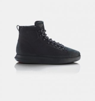 UAS Club Mid Canvas Affordable in our Men\'s Shoes Final Markdowns department. Style 1310043-001 and Price $150.00 Holiday Sale. Under Armour factories.