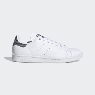 Step into nostalgia with the adidas Originals Stan Smith Shoes, featuring a vintage color-shifting heel tab and modern design elements.