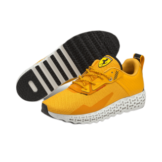Puma Scuderia Ferrari RCT XETIC Forza Men\'s Motorsport Shoes Saffron-Puma Black 306809-04. Excellent material very light to walk it has very good design the Premium walking shoes