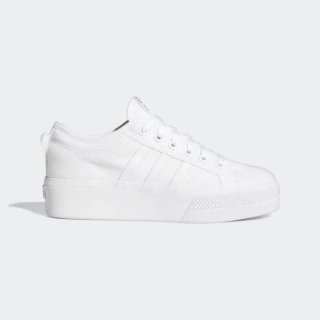Step onto the field in style with the adidas Nizza Platform, Ideal for Washington state football fans.