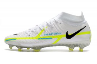 Unleash your full potential on the soccer field with the Nike Phantom GT2 Dynamic Fit Elite FG Soccer Cleats.