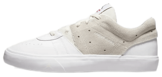 Jordan Series ES: Circular traction inspired by the Air Jordan 1 adds durability. Stretchy, triangular cutouts add flex to accommodate wider feet.