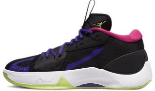 Jordan Zoom Separate: A Zoom Air unit helps you break away from the defender and get a clear look at the basket.