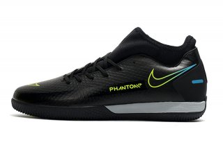 The Nike Phantom GT Academy Soccer Cleats offer exceptional performance with their comfortable fit.