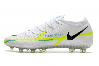 The Nike Phantom GT Elite AG-PRO Soccer Cleats are expertly designed to excel on artificial grass surfaces.