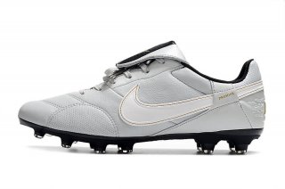 Harness your full potential with the Nike Premier III FG Soccer Cleats.