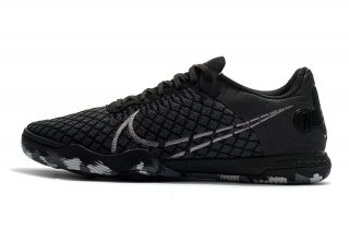 Step up your futsal game with the Nike React Gato IC Shoes.