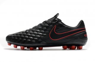 The lightweight construction of these Nike Tiempo Legend 8 Elite AG cleats minimizes fatigue.
