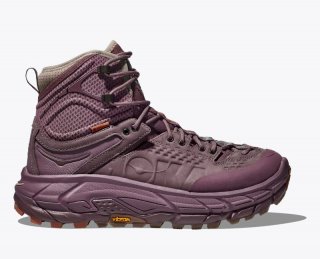 Hike in style with this limited edition shoe, featuring a Sierra buck leather upper, GORE-TEX bootie and Vibram Megagrip outsole for peak performance.