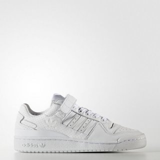 Experience the Ideal blend of sporting heritage and street style with the adidas Forum Low Shoes White, as seen on the iconic Mario Wonder.