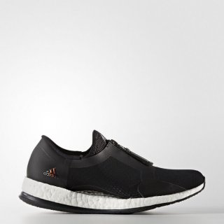adidas Pure Boost X Trainer Zip shoes for women feature an ultra-responsive midsole cushion, a floating arch designed specifically to support a woman\'s foot.