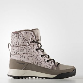 Stay warm and protected in the adidas Climawarm CP Choleah Padded Boots, and a superhigh-traction rubber outsole for wintry conditions.