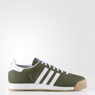 Step up your style with adidas Samoa Indoor soccer shoes, featuring a sleek design and iconic \'80s feel for a timeless look.