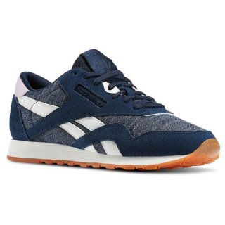 Save: 24% off. Where to get Affordable Reebok Classic Nylon Winter Runway Pack? Iconic logo silhouette on the side profile