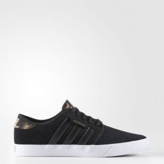 Level up your skate game with adidas Seeley Skateboard Shoes, offering a low-profile design and grippy vulcanized outsole for optimal board control and style.