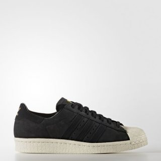 The adidas Superstar 80s Originals Shoes, with their all-leather upper, embody the enduring legacy of their basketball origins and \'80s streetwear influence.