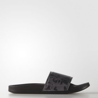 The adidas adilette CF+ training GR W Slides: Fashionable and comfortable slides Ideal for Texas and beyond.
