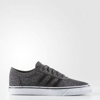 adidas adiease Shoes Sale, combining clean design and bold camo graphics for trendy appeal while ensuring precise board control with a grippy rubber outsole.