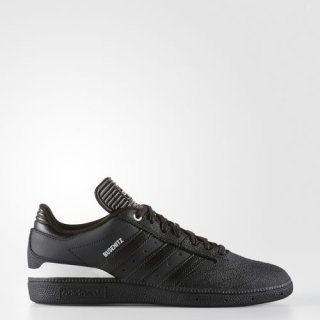 Unleash your skateboarding skills in style with the adidas Busenitz Pro Classified Shoes. Designed in collaboration with skateboarding icon Dennis Busenitz.