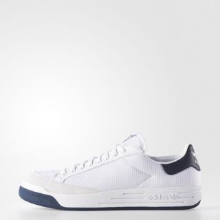 The adidas Rod Laver Shoes combine the iconic style of the \'70s with a modern street-ready vibe, featuring an air mesh upper, suede toe guard.