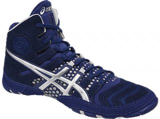 The latest update to the Dan Gable franchise, the New Dan Gable Ultimate 4 Wrestling shoe features a newly designed upper construction.