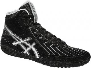 Asics Aggressor 3 is nice. Shop this Season\'s Hottest Asics Aggressor 3 Black/Silver in Nevada. Massive stock, clear out for YOUTH Asics Wrestling Shoes.