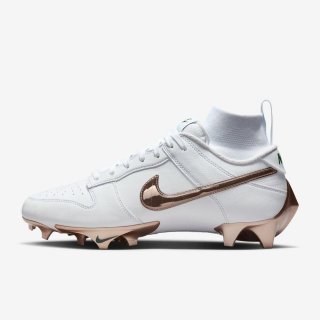 Find incredible deals on Nike Vapor Edge Dunk Football Cleats during our sale and Final Markdowns event, available near you.