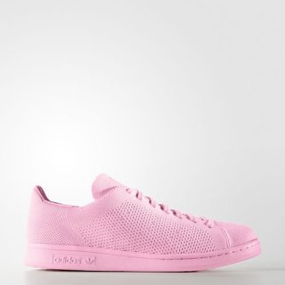 The adidas Stan Smith Primeknit Shoes Pink blend modern style with iconic heritage for a comfortable and fashionable footwear choice.