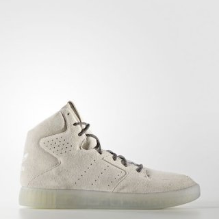 Embrace contemporary style with adidas Tubular Invader 2.0 Shoes, featuring a unique design and premium materials.