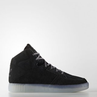 Revamp your sneaker collection with adidas Tubular Invader 2.0 Shoes, featuring a progressive design and premium details for a luxurious style.