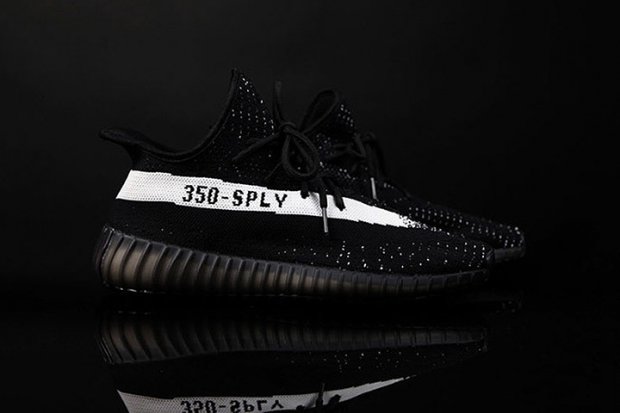 Men\'s adidas Yeezy Boost 350 V2 Black/White