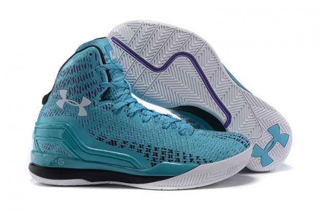 UA ClutchFit™ Drive Mid Basketball Shoes Light-Blue