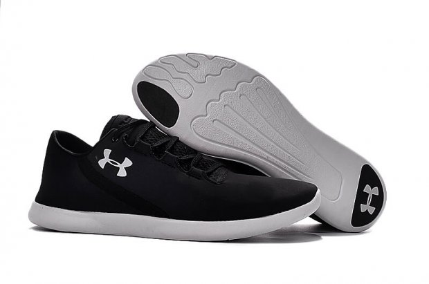 UA SpeedForm StudioLux™ Black/White