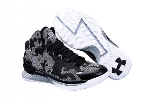 UA Curry One Basketball Shoes Graffiti